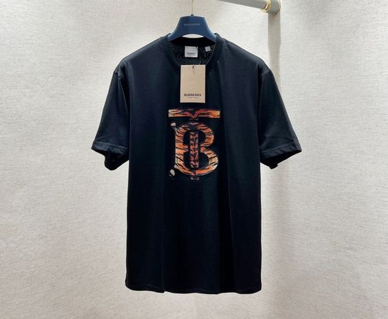Burberry Unisex T-Shirt ? DN608546